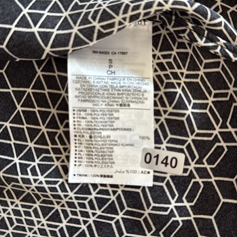 Banana Republic Women’s Black and Cream Geometric Long Sleeve Top Blouse Size S - Picture 9 of 9